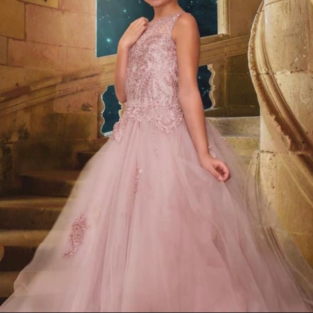 Formal dress for girl it’s a soft pink